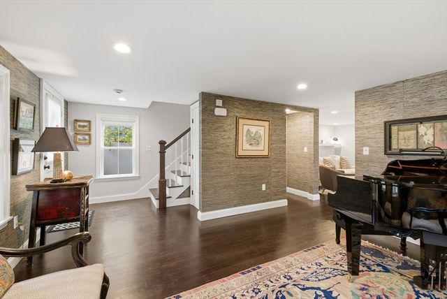 847 Massachusetts Ave, Lexington, MA 02420