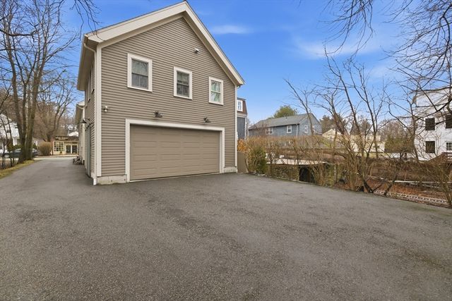 847 Massachusetts Ave, Lexington, MA 02420