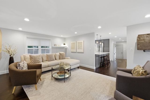 847 Massachusetts Ave, Lexington, MA 02420