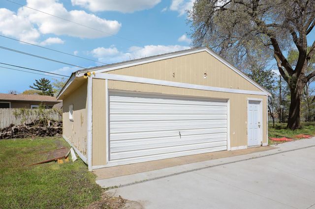 6425 Fremont Avenue N, Brooklyn Center, MN 55430