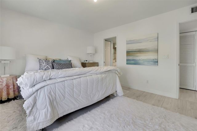 5775 PARK STREET N 402, St Petersburg, FL 33709