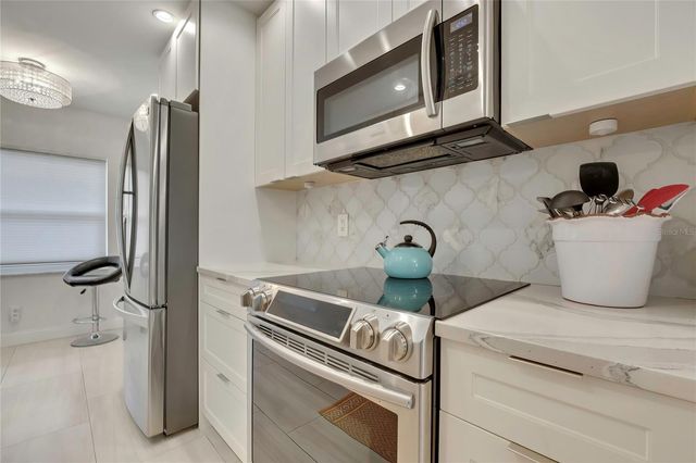 5775 PARK STREET N 402, St Petersburg, FL 33709