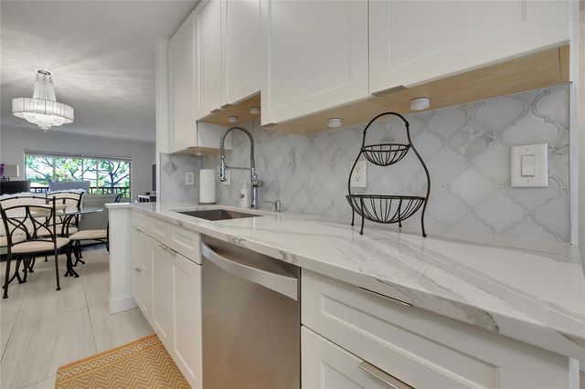 5775 PARK STREET N 402, St Petersburg, FL 33709