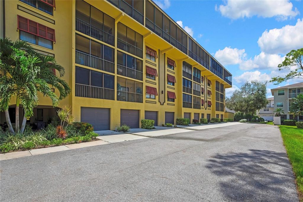 5775 PARK STREET N 402, St Petersburg, FL 33709