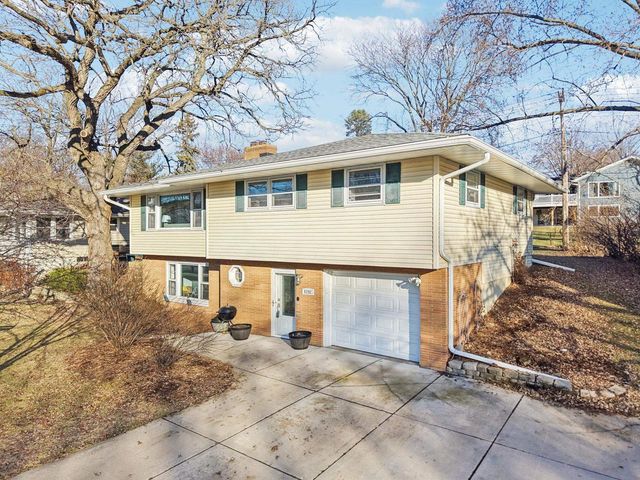 6202 Winnequah Road, Monona, WI 53716