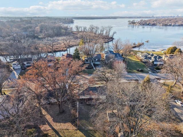 6202 Winnequah Road, Monona, WI 53716
