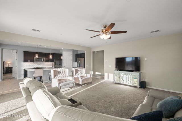 16081 N Columbus Boulevard, Tucson, AZ 85739