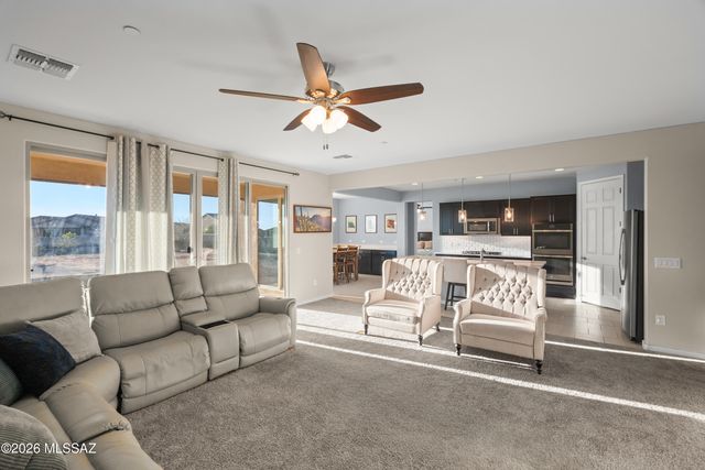 16081 N Columbus Boulevard, Tucson, AZ 85739