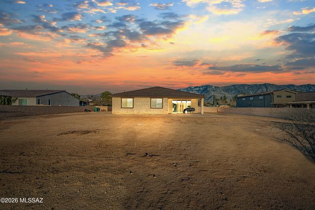 16081 N Columbus Boulevard, Tucson, AZ 85739