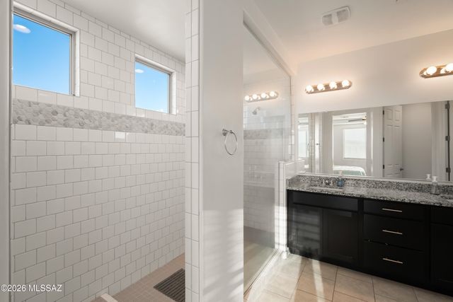 16081 N Columbus Boulevard, Tucson, AZ 85739