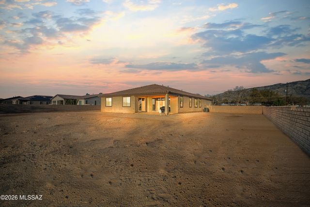 16081 N Columbus Boulevard, Tucson, AZ 85739