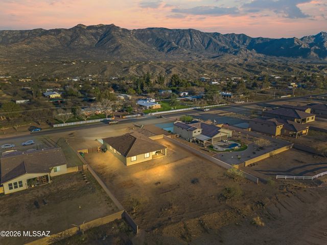 16081 N Columbus Boulevard, Tucson, AZ 85739