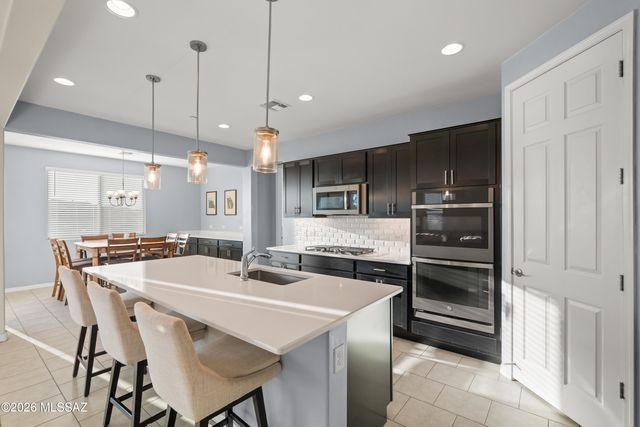 16081 N Columbus Boulevard, Tucson, AZ 85739