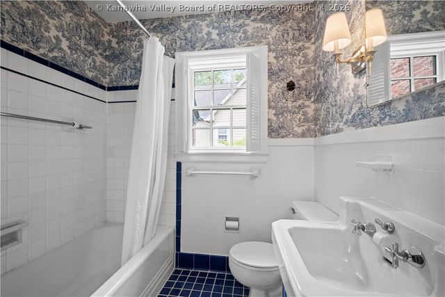 728 Myrtle Road, Charleston, WV 25314