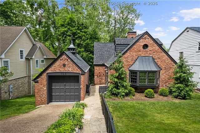 728 Myrtle Road, Charleston, WV 25314