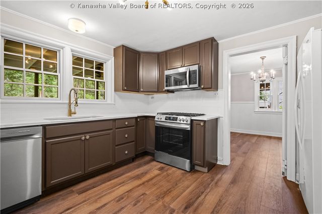 728 Myrtle Road, Charleston, WV 25314