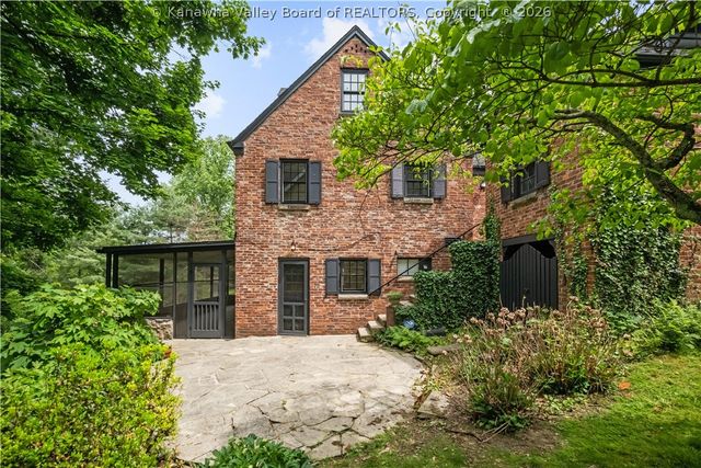 728 Myrtle Road, Charleston, WV 25314