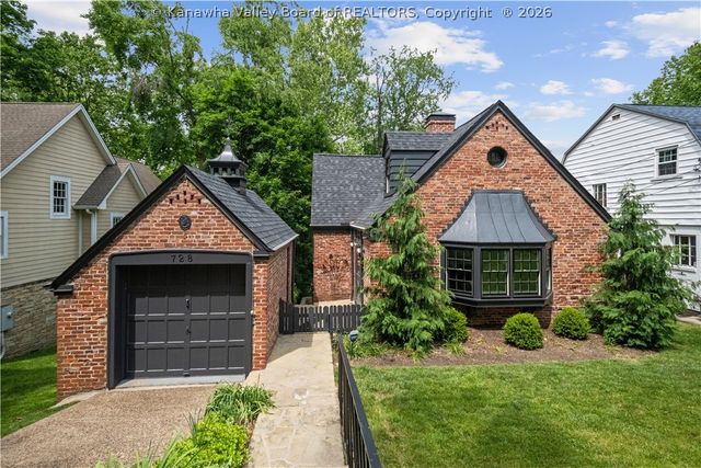 728 Myrtle Road, Charleston, WV 25314
