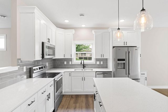 585 Cedar Drive, Lake City, MN 55041