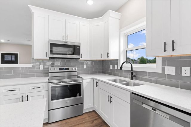 585 Cedar Drive, Lake City, MN 55041