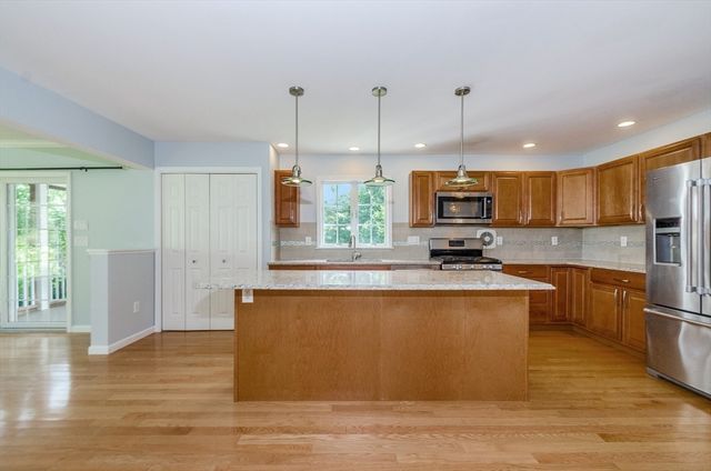 43 Converse Rd, Marion, MA 02738