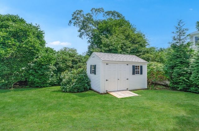 43 Converse Rd, Marion, MA 02738