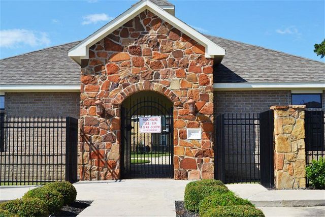 8506 Sunset Loch Drive, Spring, TX 77379
