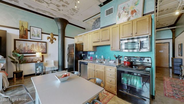 815 W Market St 711, Louisville, KY 40202