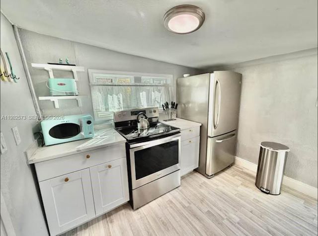 213 N E St, Lake Worth, FL 33460