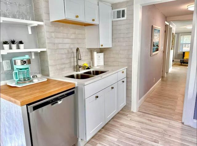 213 N E St, Lake Worth, FL 33460