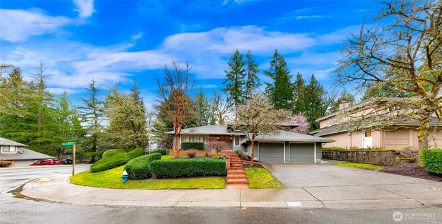 2734 224th Avenue NE, Sammamish, WA 98074