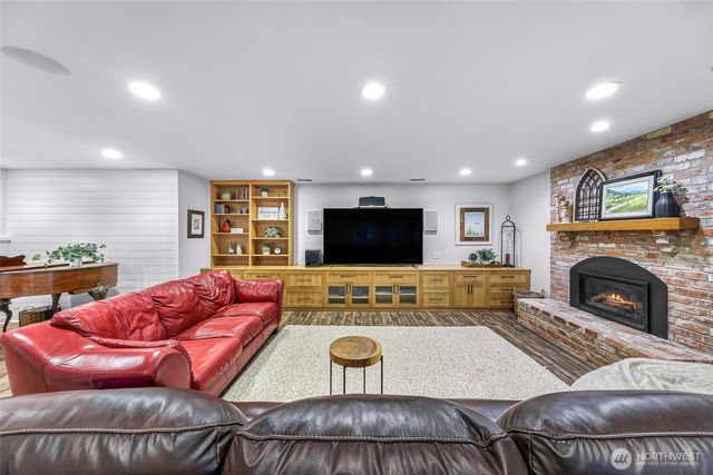 2734 224th Avenue NE, Sammamish, WA 98074