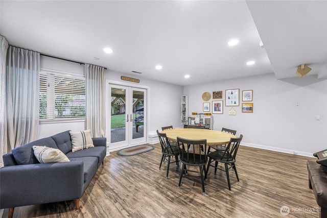 2734 224th Avenue NE, Sammamish, WA 98074