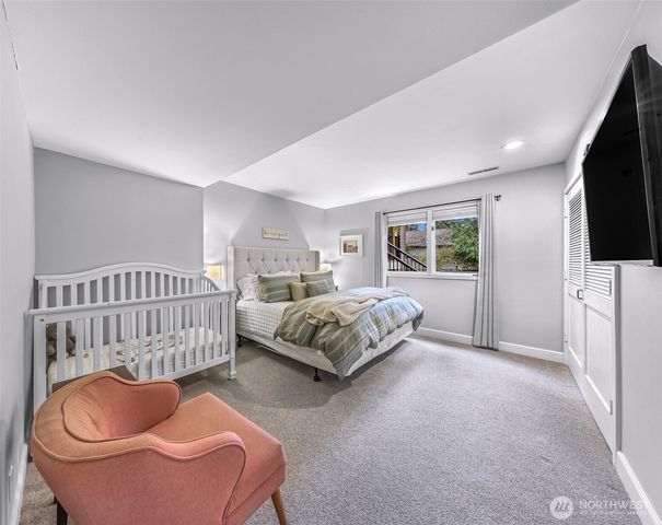 2734 224th Avenue NE, Sammamish, WA 98074