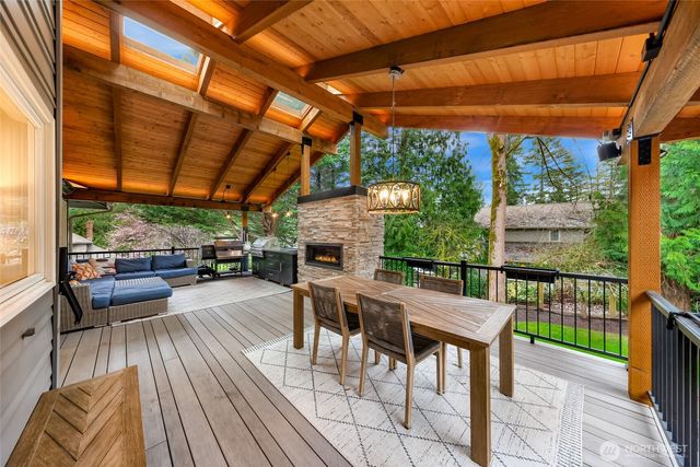 2734 224th Avenue NE, Sammamish, WA 98074