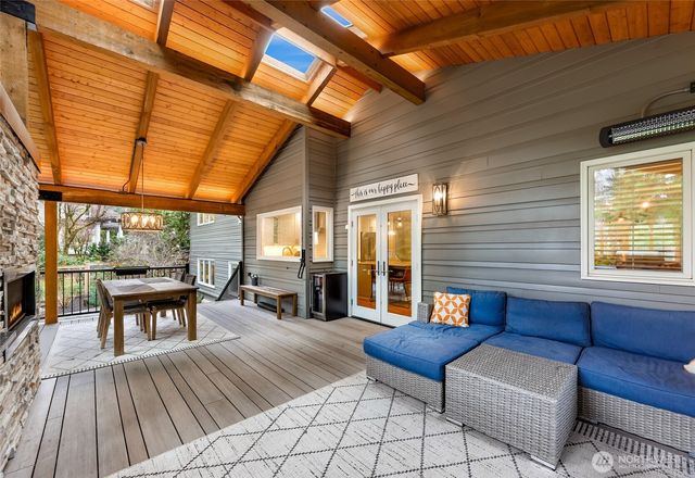 2734 224th Avenue NE, Sammamish, WA 98074