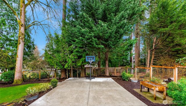 2734 224th Avenue NE, Sammamish, WA 98074