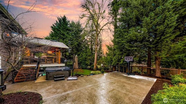 2734 224th Avenue NE, Sammamish, WA 98074