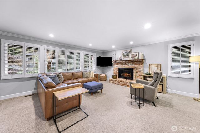 2734 224th Avenue NE, Sammamish, WA 98074