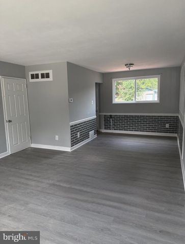 5826 JAMESTOWN RD, Hyattsville, MD 20782