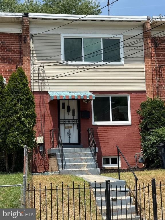 5826 JAMESTOWN RD, Hyattsville, MD 20782