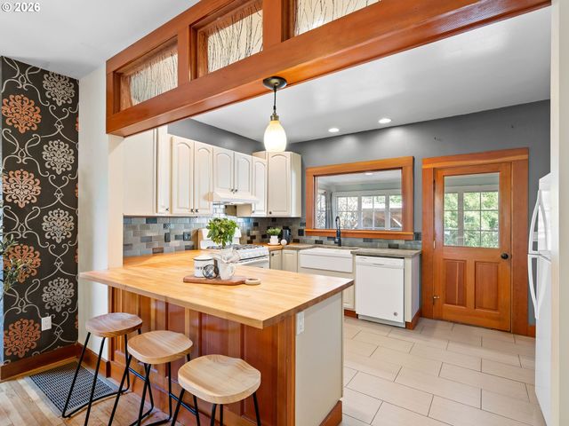 1818 Se 41ST Ave, Portland, OR 97214