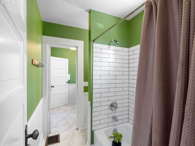 1818 Se 41ST Ave, Portland, OR 97214