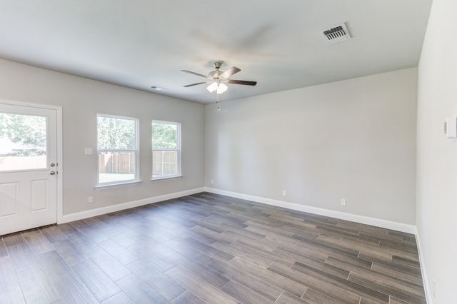 789 WA Denton Drive, Van Alstyne, TX 75495
