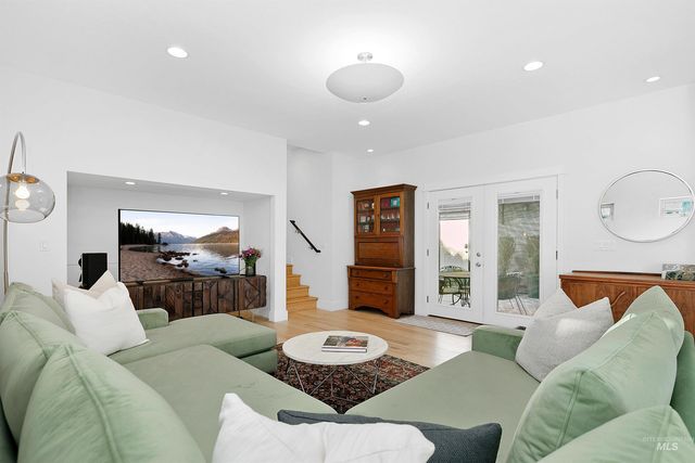3401 W Plant Dr, Boise, ID 83703