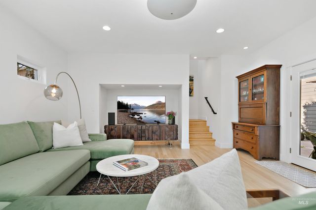 3401 W Plant Dr, Boise, ID 83703