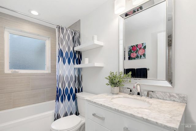 3401 W Plant Dr, Boise, ID 83703