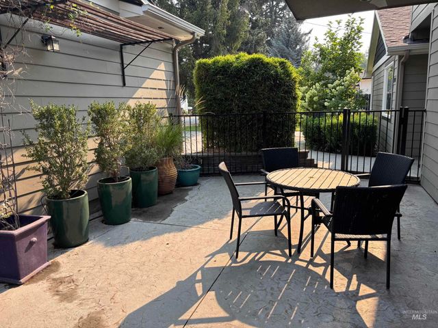3401 W Plant Dr, Boise, ID 83703