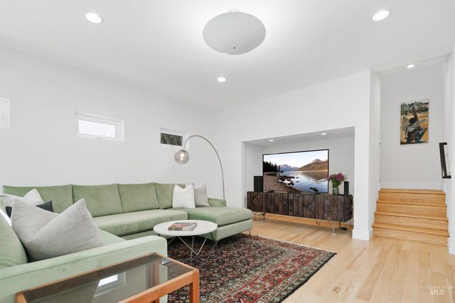 3401 W Plant Dr, Boise, ID 83703