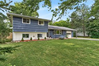 140 Summer Sky Drive, Henrietta, NY 14623
